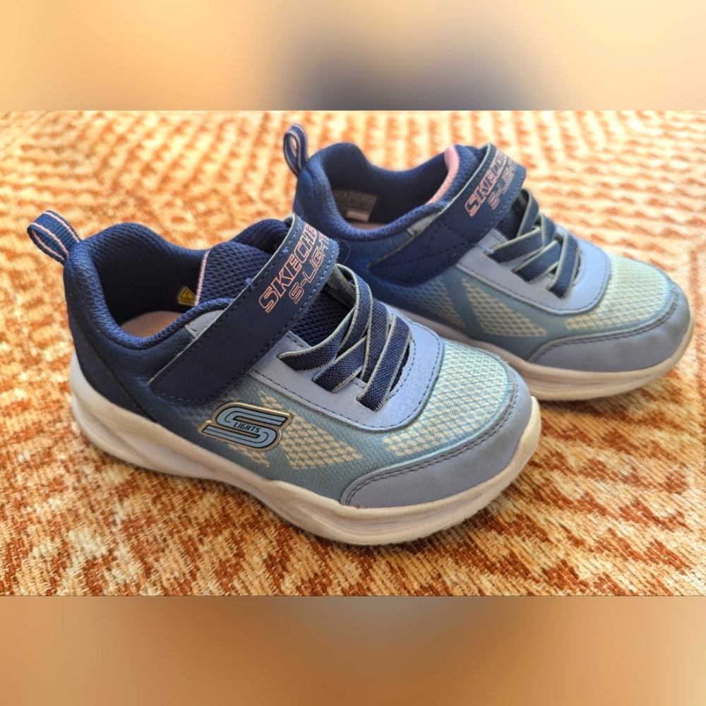 EUC Sketchers Light Up Sneakers - 9T